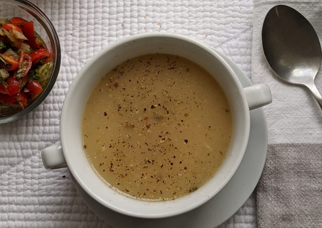 Caldo de Huesos de Pollo